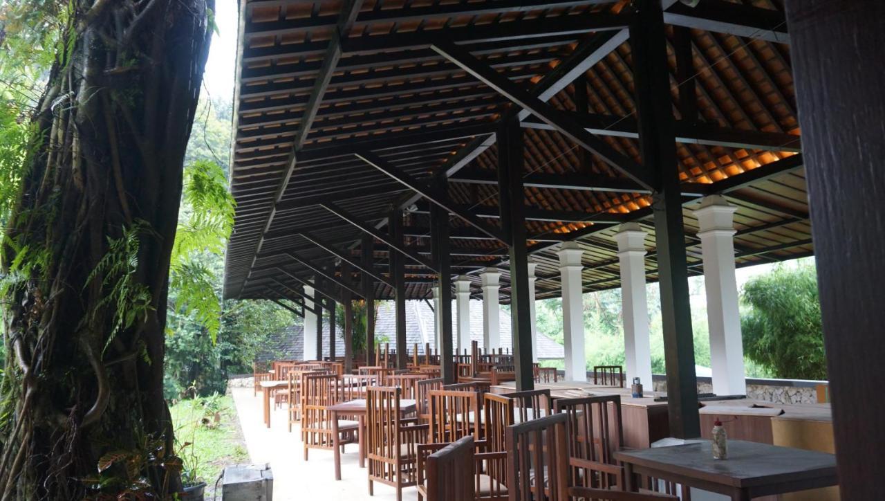 Novotel Bogor Golf Resort Exterior foto